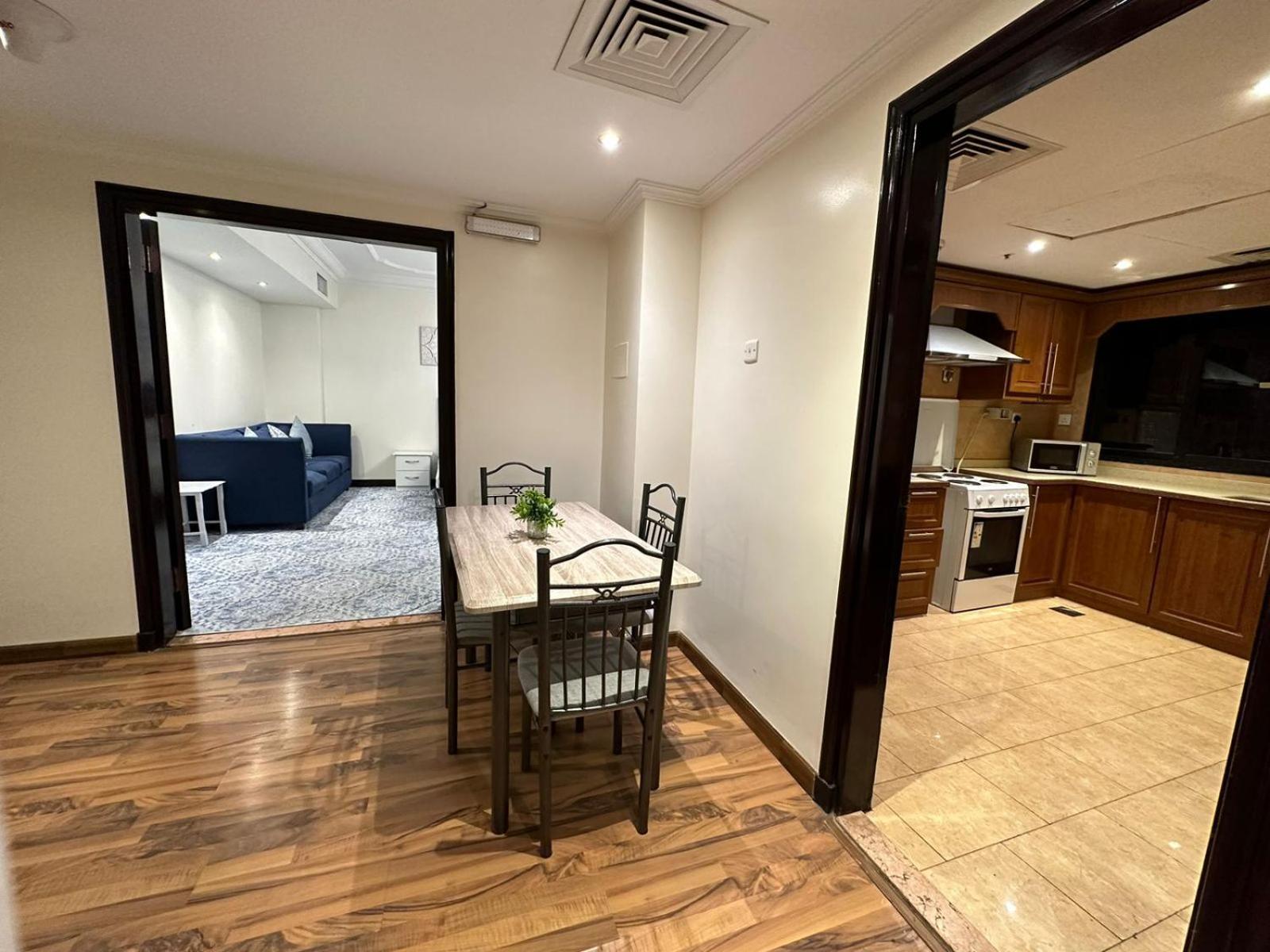 Zad Al Eman Suites Hotels Medina Bilik gambar