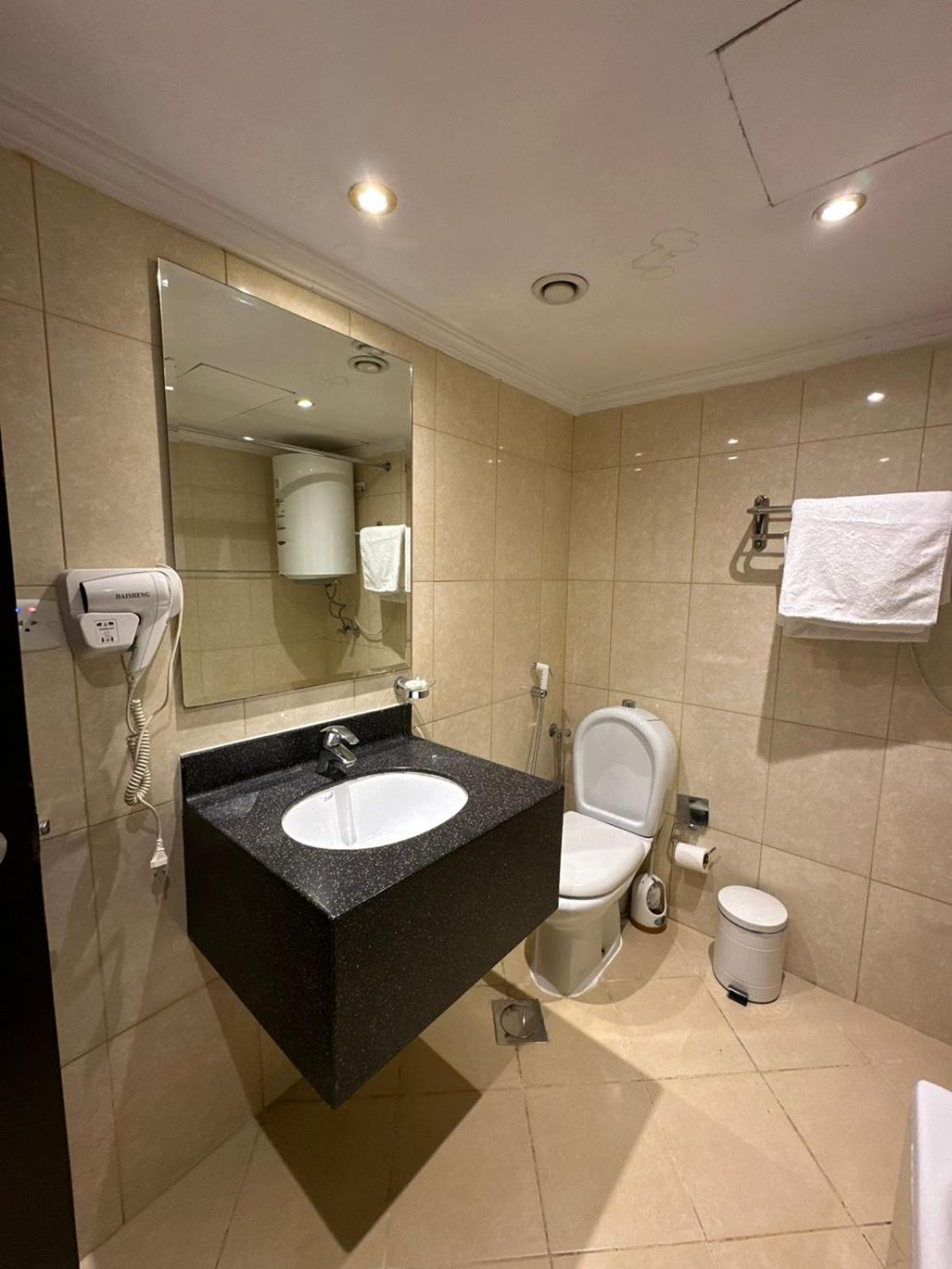Zad Al Eman Suites Hotels Medina Bilik gambar