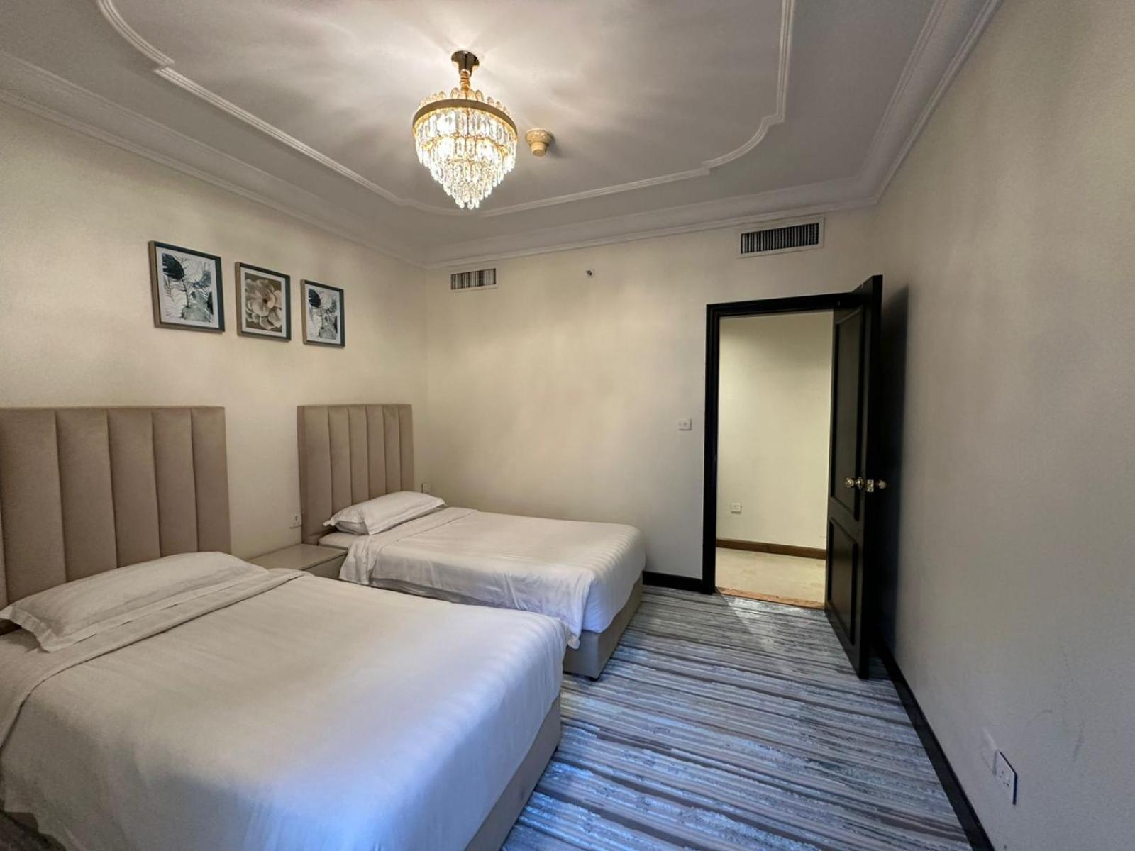 Zad Al Eman Suites Hotels Medina Bilik gambar